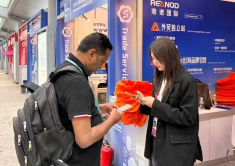 Ella的广交会见闻：什么产品能让老外一动不动看10分钟啊……